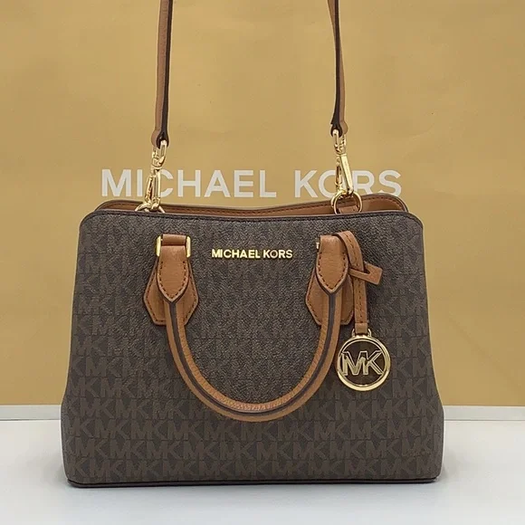 MICHAEL KORS
Camille Small Satchel / Crossbody BROWN
SIGNATURE COLOR - Picture 5 of 16